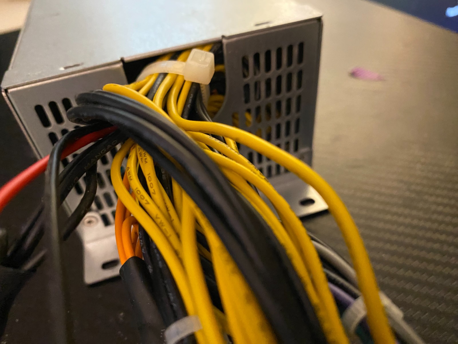 850 watt Aspower power supply for servers. rack mountable barely used