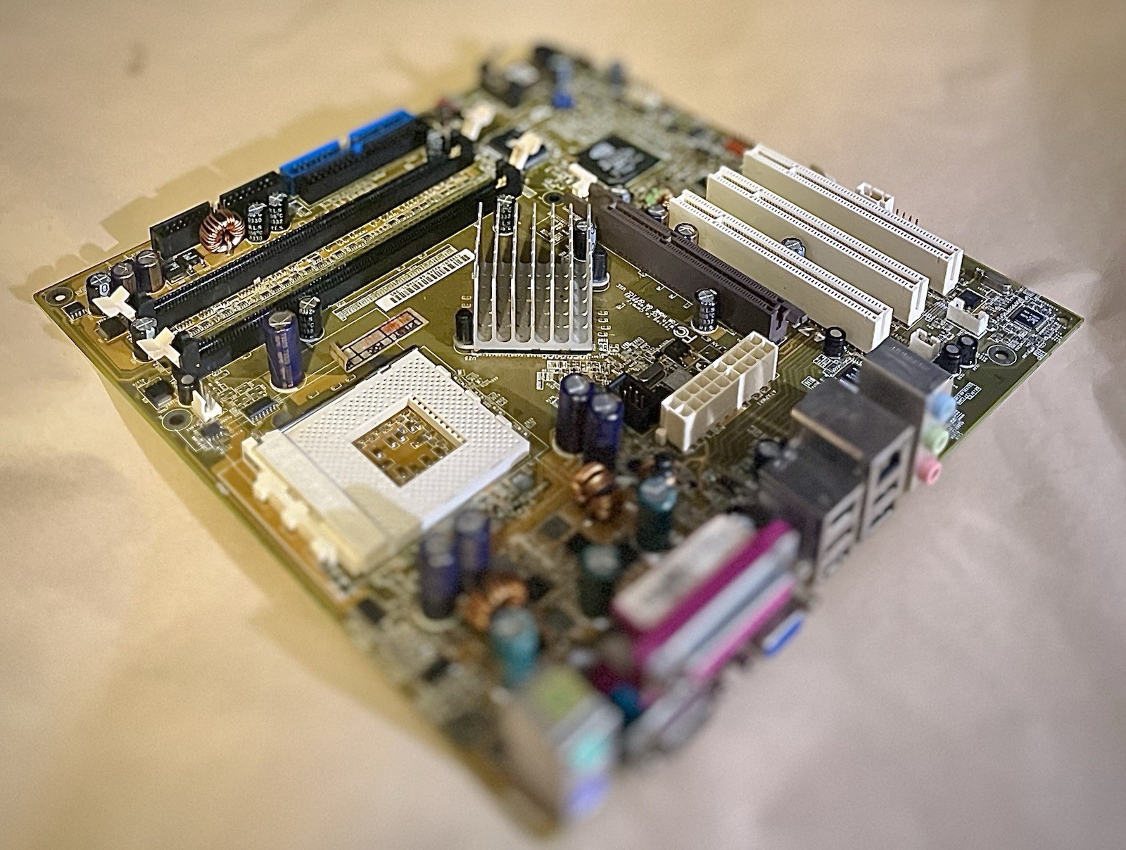 ASUS A7N8X Socket A AMD PCI AGP nForce2 Dolby 5.1 Retro PC WIN XP Motherboard