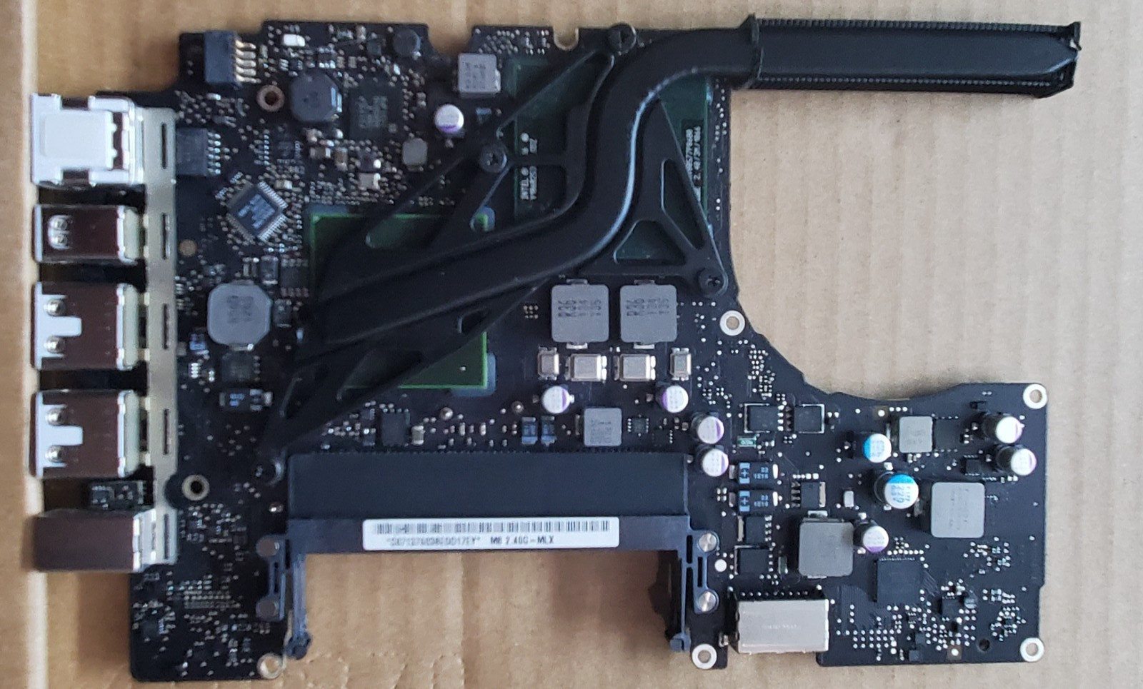 Logic Board MacBook 13″ A1342 White Unibody 2010 2.4 GHz 661-5640 820-2877-B