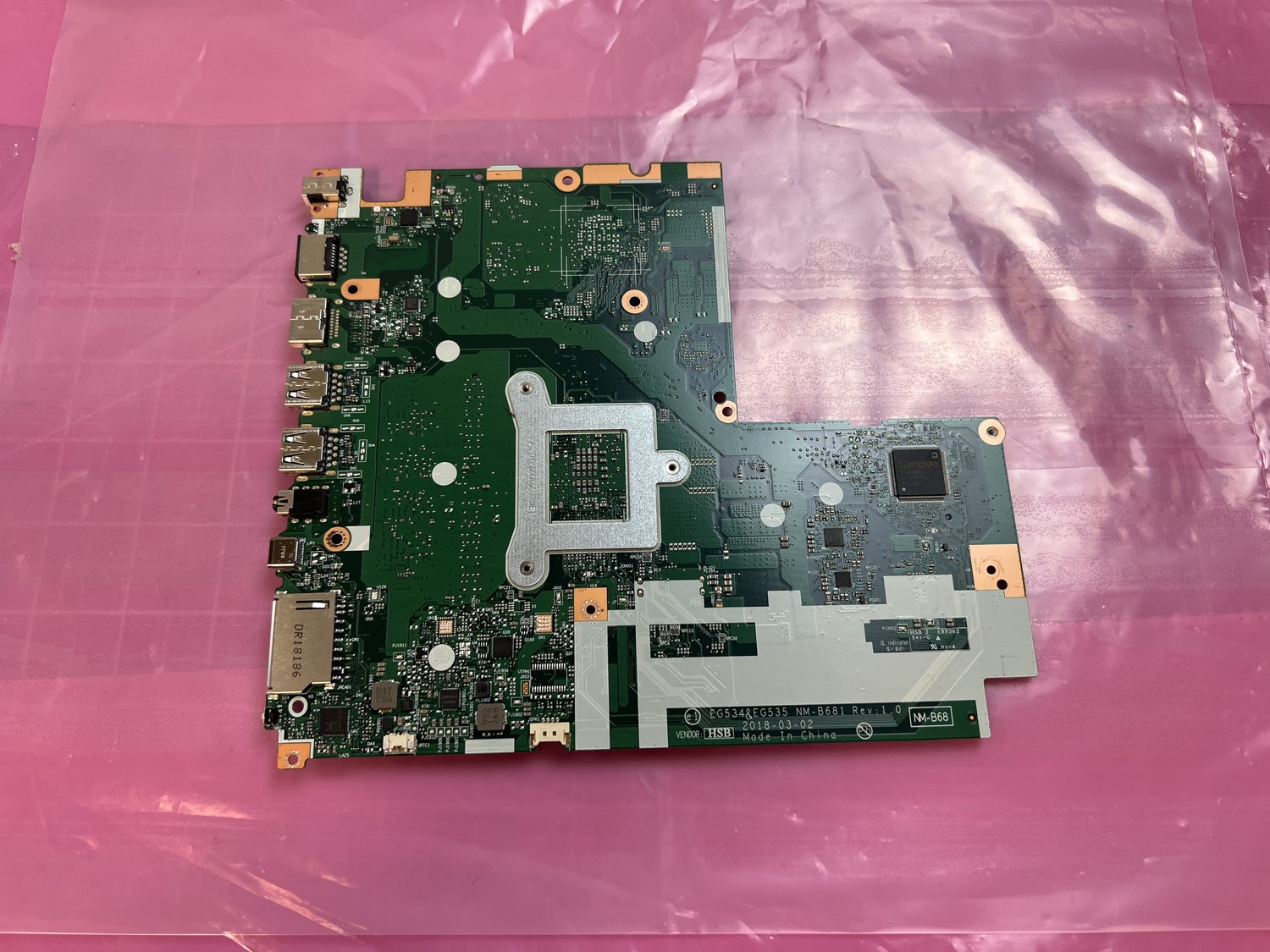 Lenovo IdeaPad 330-15ARR AMD Ryzen 5 2500u Motherboard 4GB 5B20R34278 NM-B681
