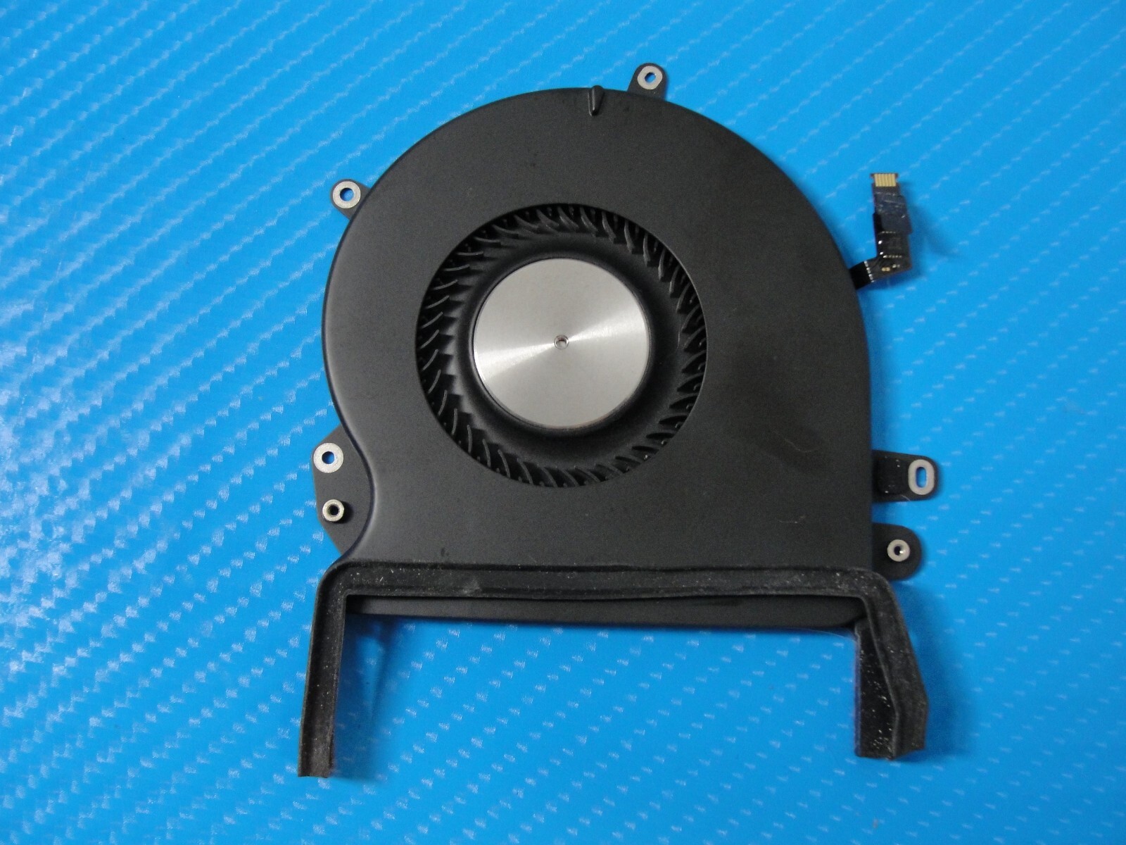 MacBook Pro A2141 Late 2019 MVVJ2LL/A MVVK2LL/A 16″ Left Cooling Fan 923-03874