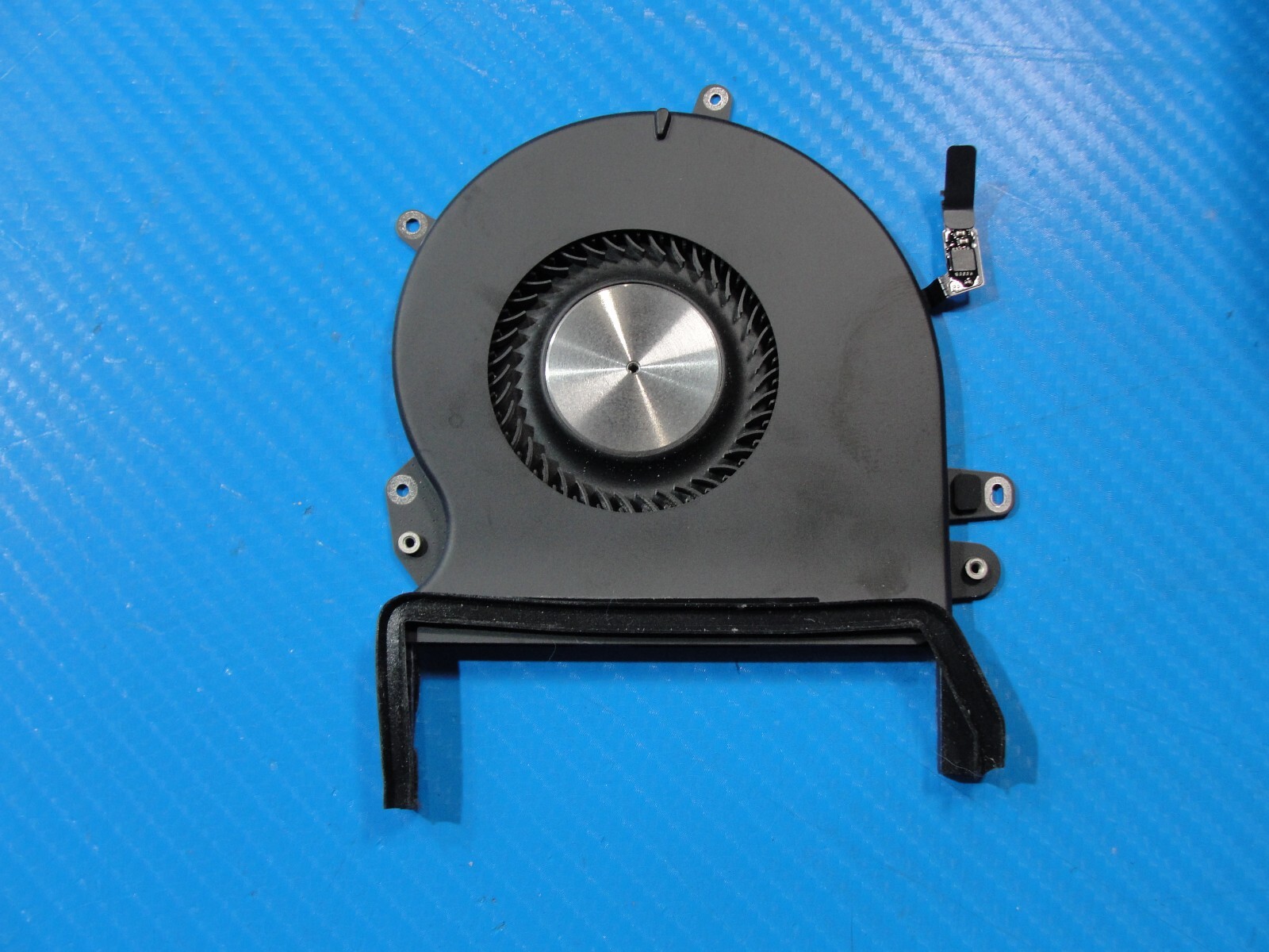 MacBook Pro A2141 Late 2019 MVVJ2LL/A MVVK2LL/A 16″ Left Cooling Fan 923-03874