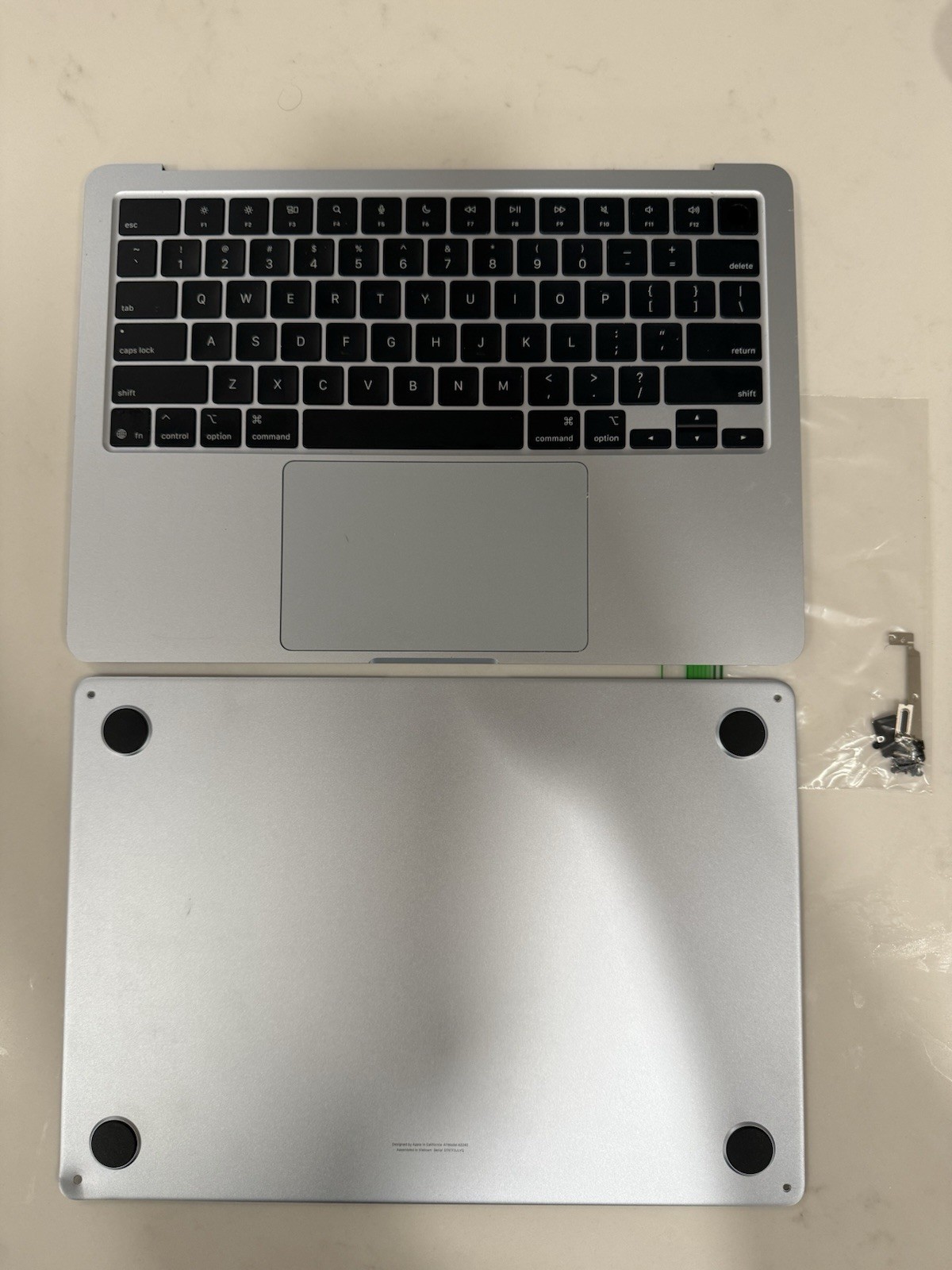 Apple MacBook Air A3240 M4 2025 13” Palmrest w/Keyboard & Trackpad Sky Blue