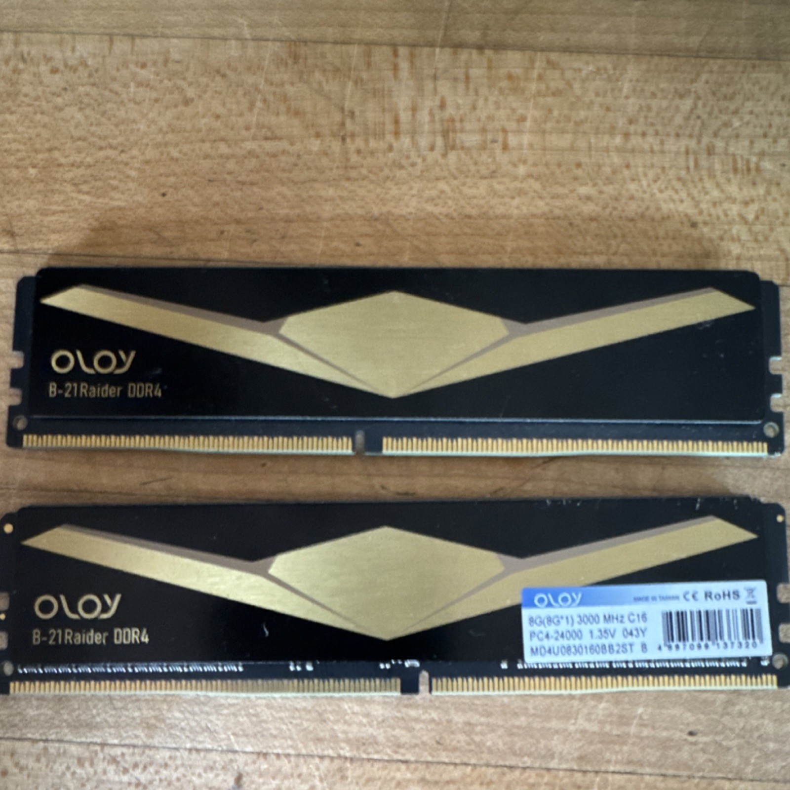 OLOy B-21Raider DDR4 DIMM 8GB 3000MHz PC4-24000 288-Pin RAM MD4U0830160BB2ST.B