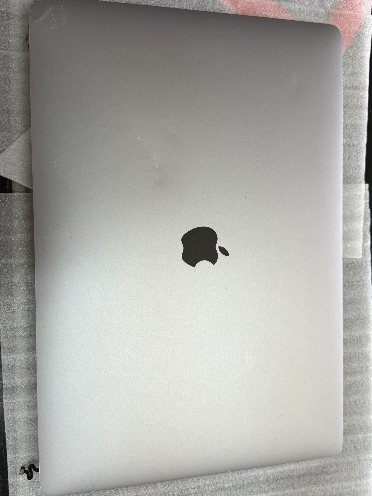 Apple MacBook Pro OEM A2141 16″ Display Assembly Space Gray Grade D – HIghlight