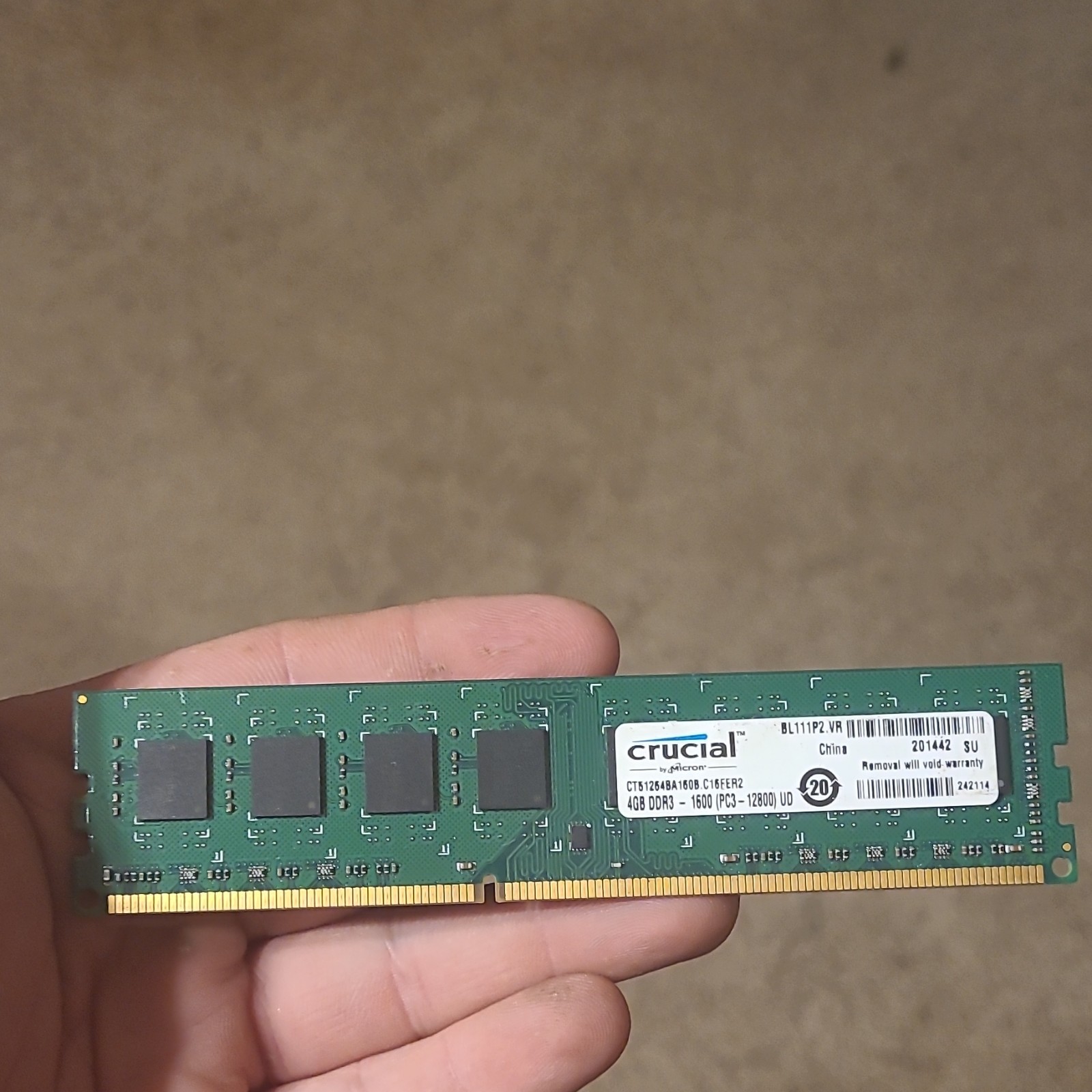 Crucial 4GB DDR3-1600 UDIMM PC3-12800 240-Pin RAM CT51264BA160B