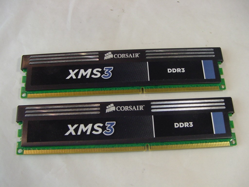 COMPUTER MEMORY – 8GB (2X4GB) CORSAIR DDR3 XMS3 CMX8GX3M2A1600C9