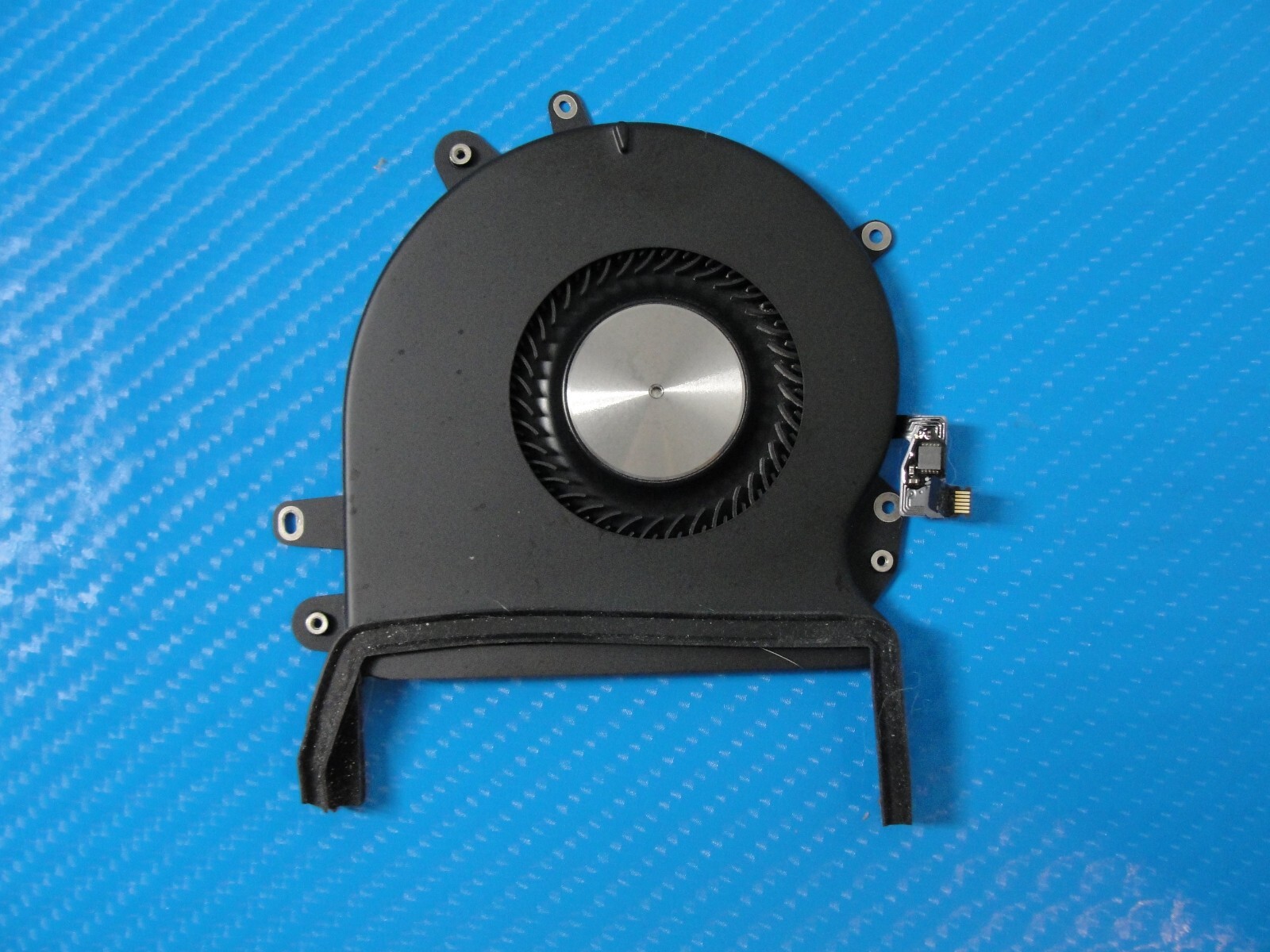 MacBook Pro A2141 Late 2019 MVVJ2LL/A MVVK2LL/A 16″ Right Cooling Fan 923-03875