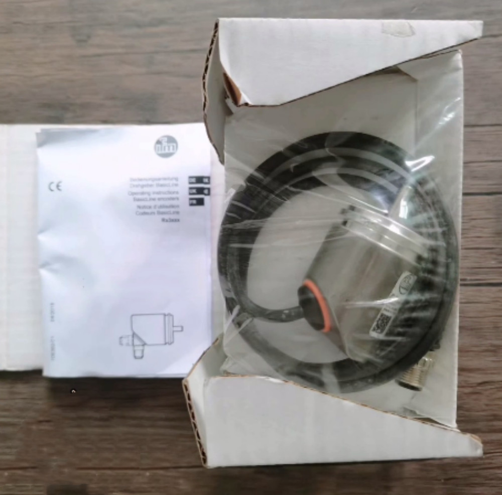 RB3500 Incremental Encoder with Hollow Shaft 4.75…30 DC New DHL/FedEX