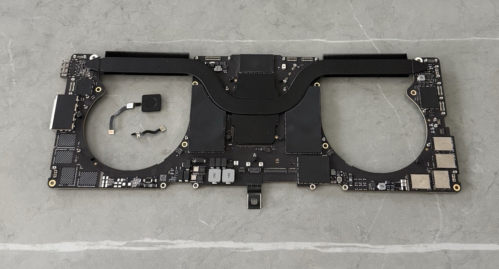 MacBook Pro 16″ 2021 A2485 OEM Logic Board M1 Pro 16GB RAM 512GB SSD w/ Touch ID