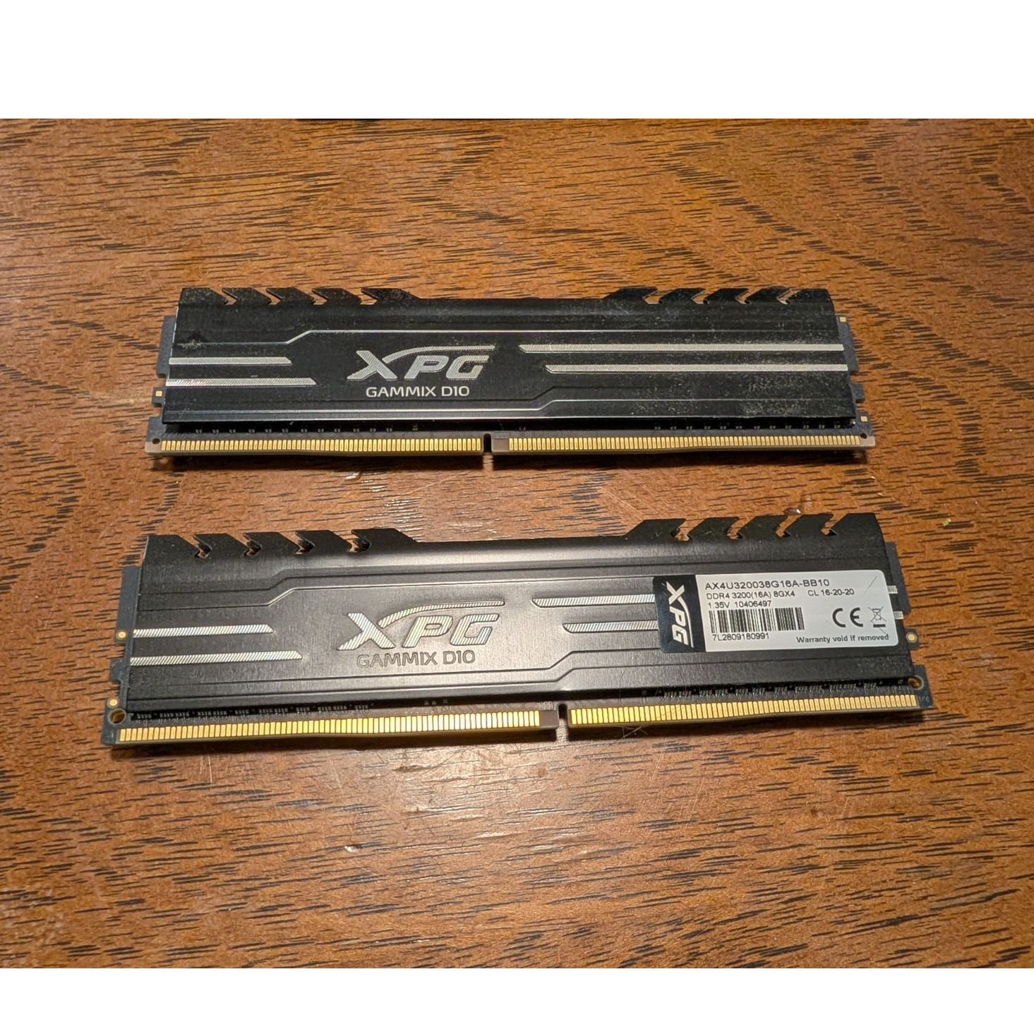XPG GAMMIX D10 DDR4-3200 16GB (2x8GB) DIMM Desktop Memory RAM