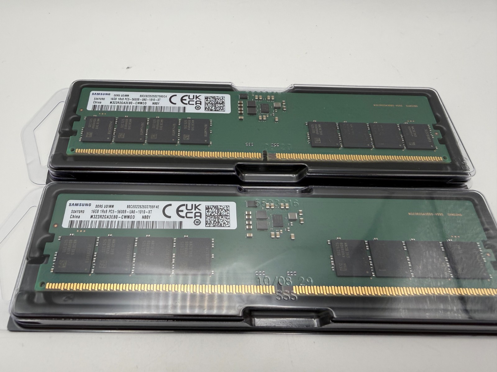 Samsung 32GB (2x16GB) DDR5 5600 MT/s (PC5-5600B) UDIMM Desktop RAM M323R2GA3PB0