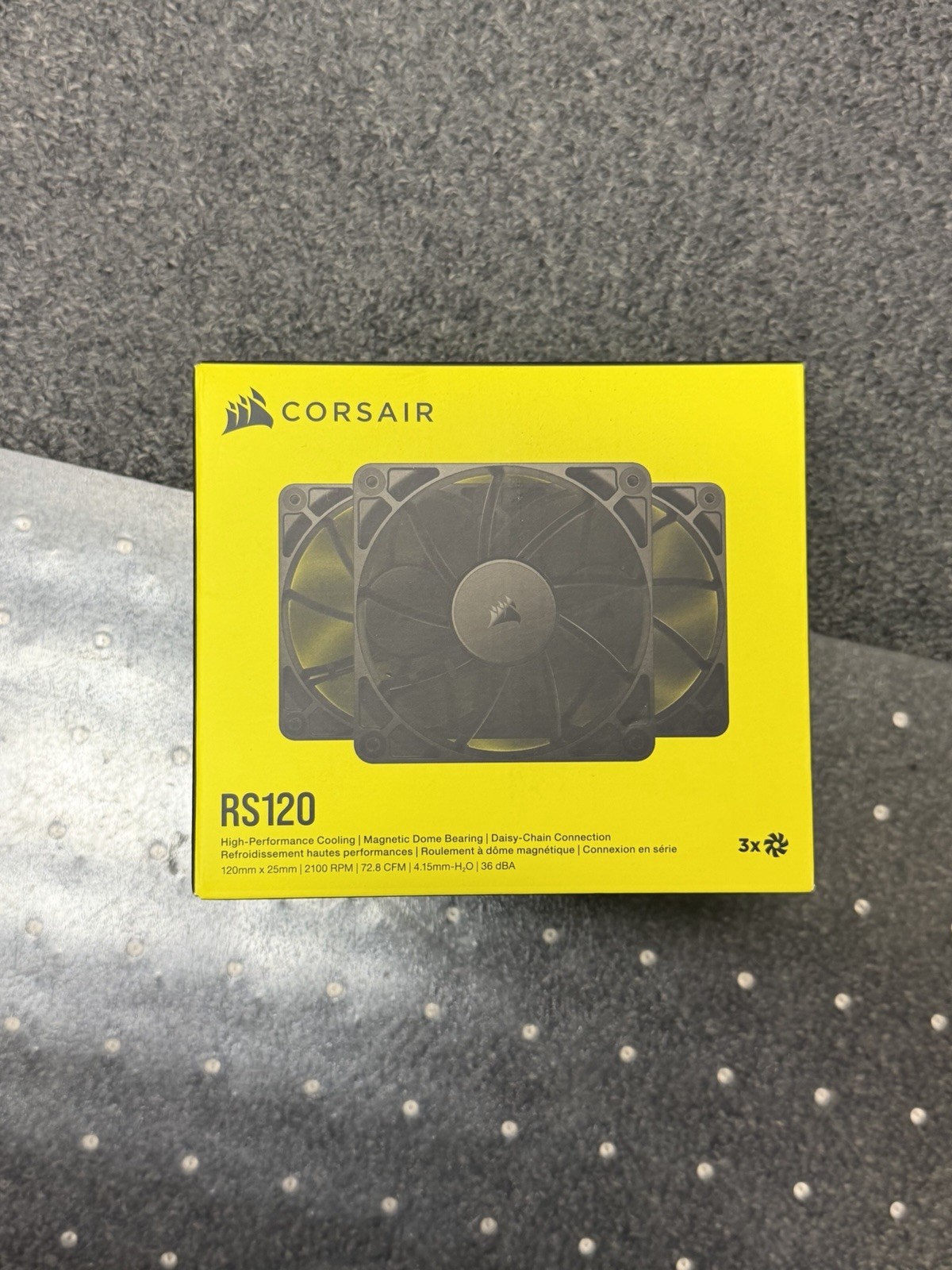 CORSAIR RS120 PWM 120mm Fans Triple Pack – Simplified Control – Daisy-Chain 4-Pi