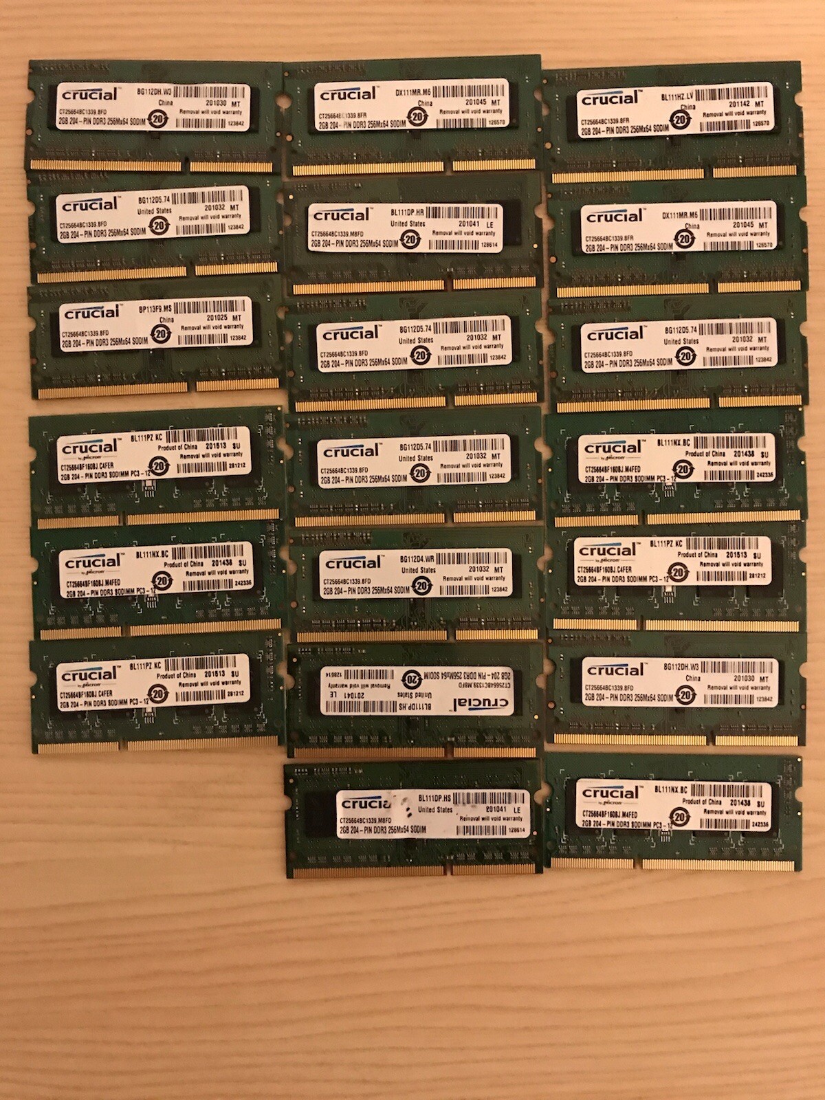 Lots of 20 Crucial 2GB 204-PIN DDR3 256Mx64 SODIM Laptop Memory CT25664BC1339