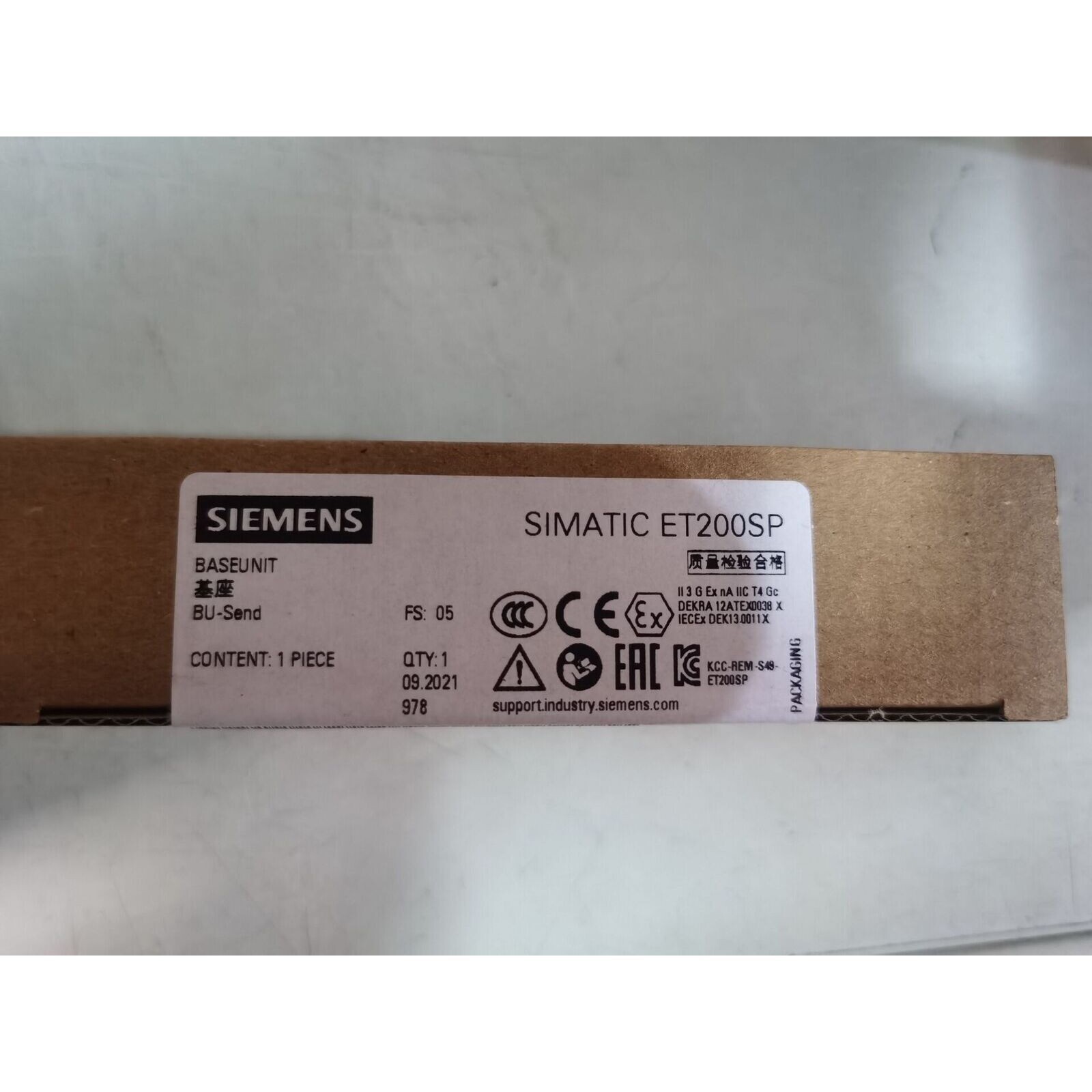 New Siemens SIMATIC bus adapter 6ES7193-6BN00-0NE0 6ES7 193-6BN00-0NE0