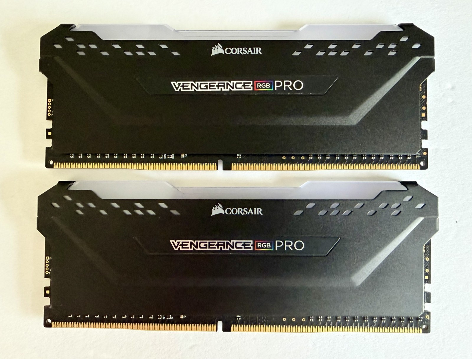 Corsair Vengeance RGB Pro 16GB (2x8GB) RAM DDR4 3200MHz CMW16GX4M2C3200C16