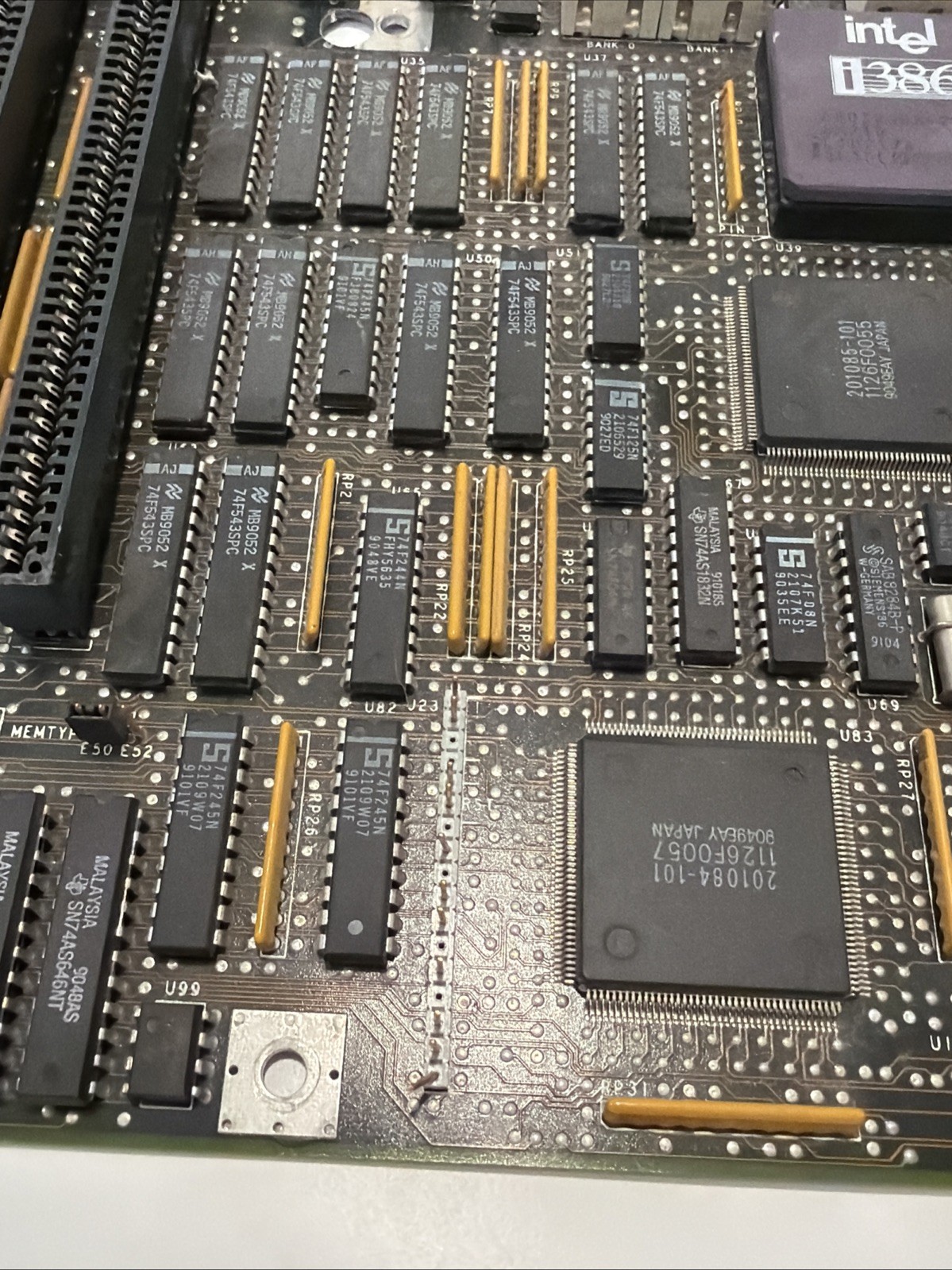 Vtg Intel PB511813-001 Computer Backplane Board 91 Phoenix BIOS w/ Center Cutout
