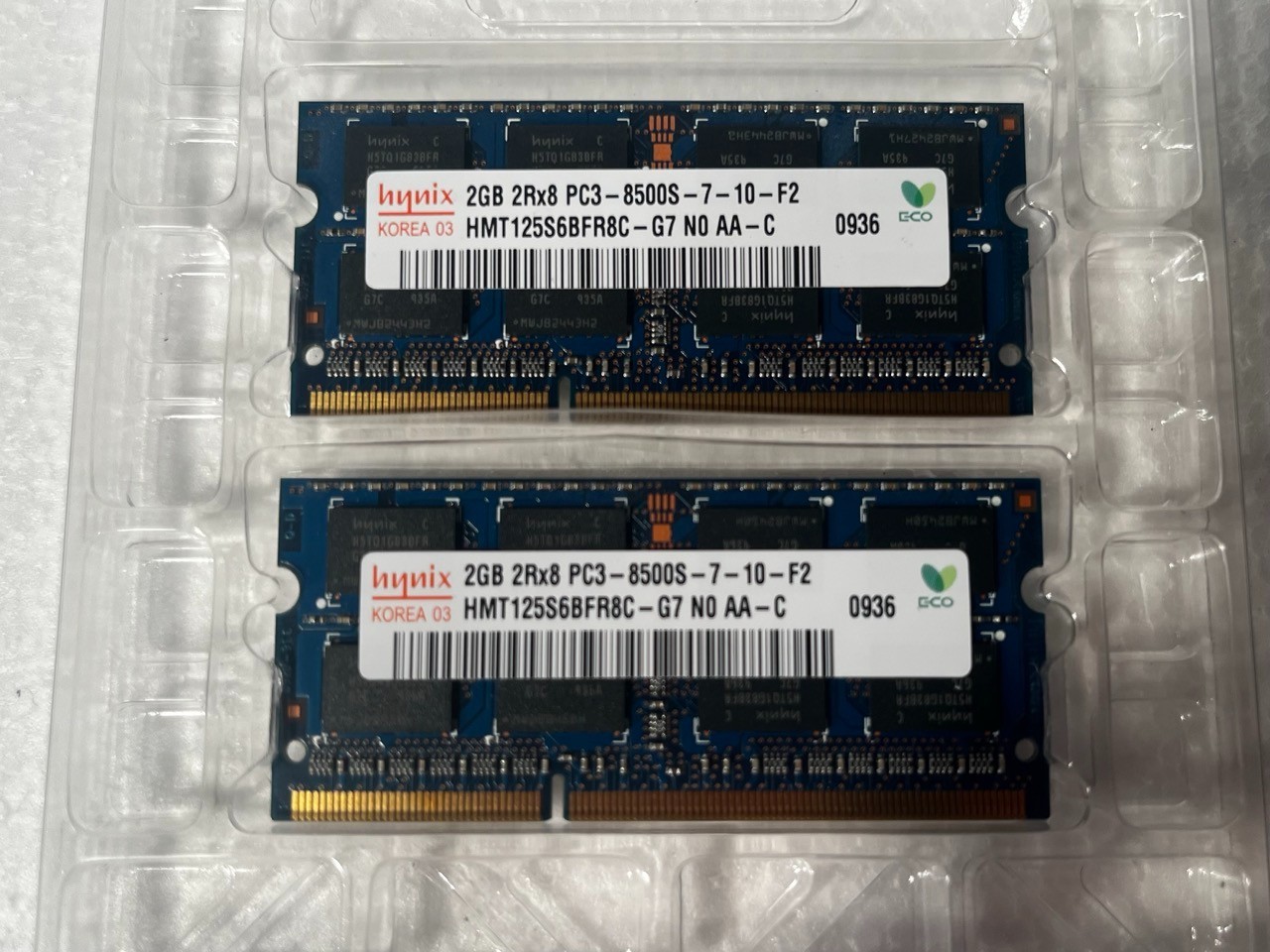 Hynix 4GB (2x2GB) PC3-8500s DDR3 Memory (HMT125S6BFR8C-G7) NoteBook RAM