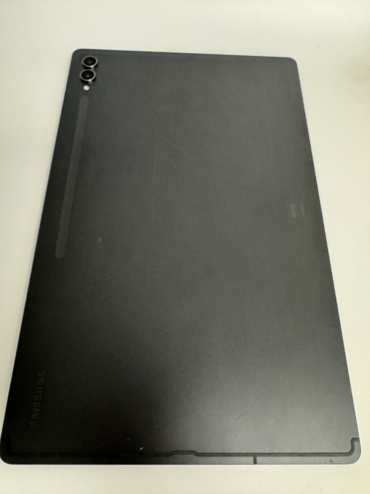 Samsung Galaxy Tab S9 Ultra SM-X910 1TB Gray Wi-Fi – Good – For Parts Only