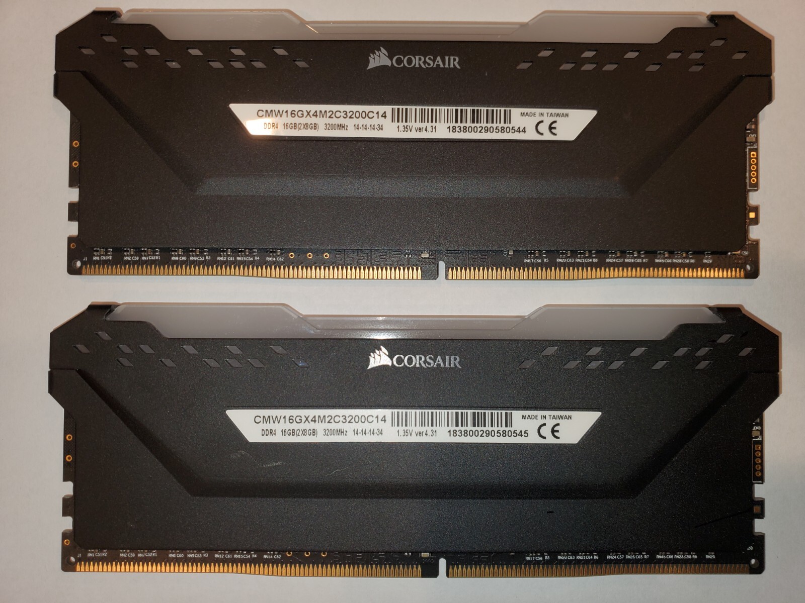 CORSAIR Vengeance RGB PRO 16GB (2x8GB) *14-14-14-34* 3200 MHz *B-Die* (C14) DDR4