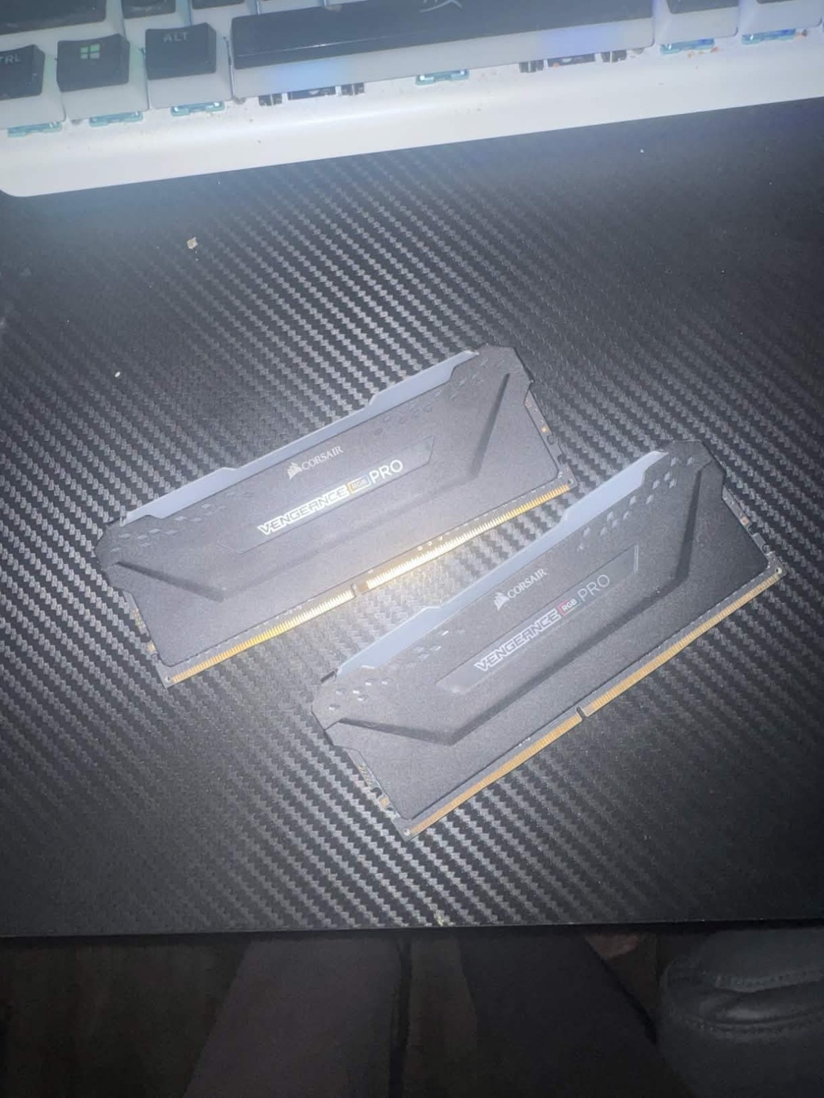 Corsair CMW16GX4M2C3200C16 3200 MHz RGB 16GB DDR4 SDRAM – Black