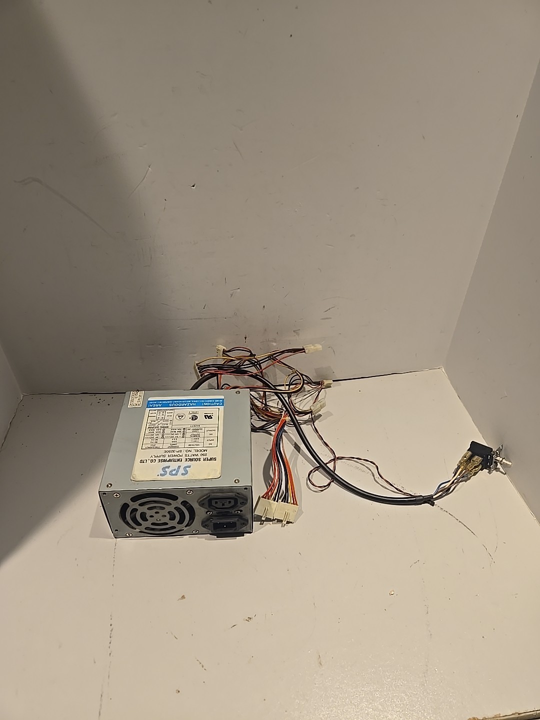 SPS SP-3250E SWITCHING POWER SUPPLY 250 WATTS – Tested Powers On