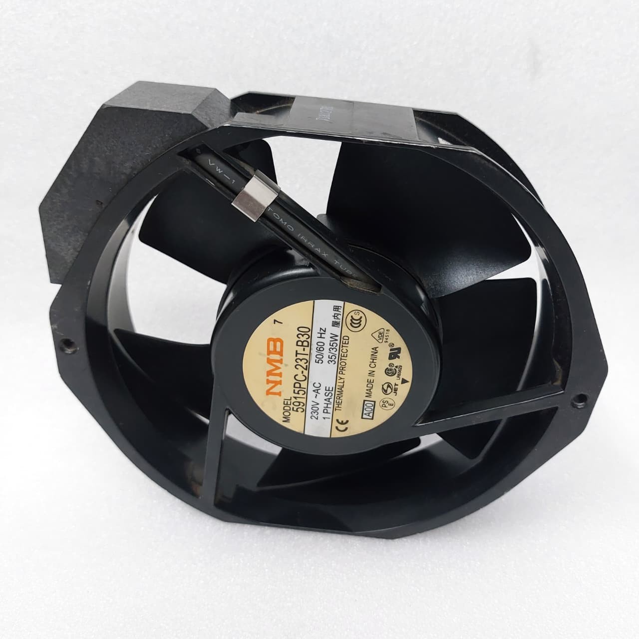 NMB MODEL 5915PC-23T-B30 230AC PHASE 1 : 50/60 HZ: 35/35W MADE IN CHINA