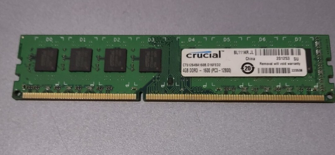 Crucial PC3-12800 (DDR3-1600) 4 GB DIMM 1600 MHz PC3-12800 DDR3 SDRAM Memory…
