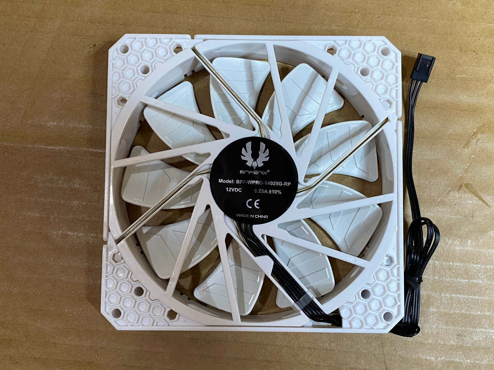 LOT 3x BitFenix Spectre Pro 140mm RED LED Case Fan 3-pin * BFF-WPRO-14025R-RP