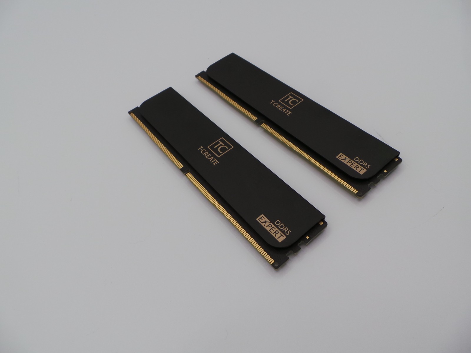 TEAMGROUP T-Create Expert DDR5 48GB (2x24GB) 6400mhz UDIMM PC5-51200 288-Pin