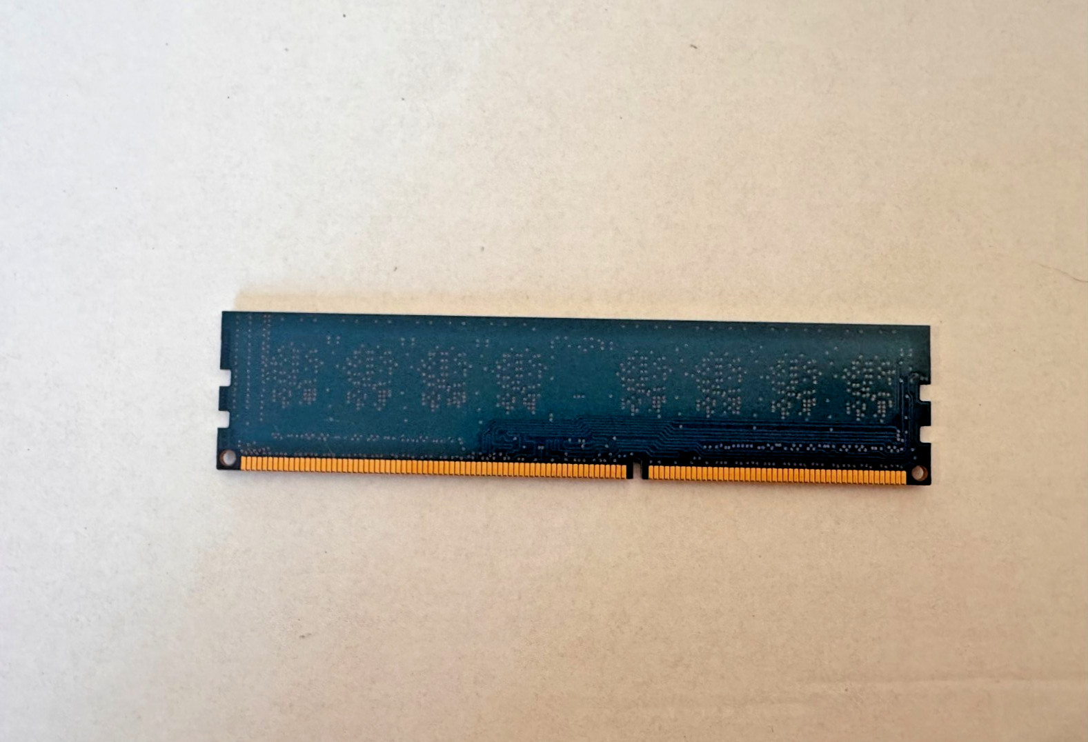 SK Hynix 4GB DDR3L 1600MHz PC3L-12800U Desktop RAM HMT451U6BFR8A-PB