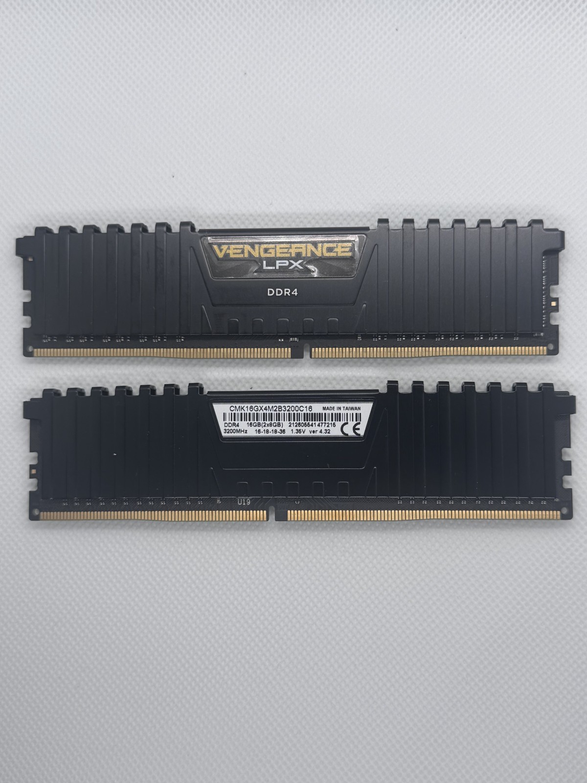 Corsair Vengeance LPX DDR4-3200 16GB (2x8GB) DIMM RAM CMK16GX4M2B3200C16