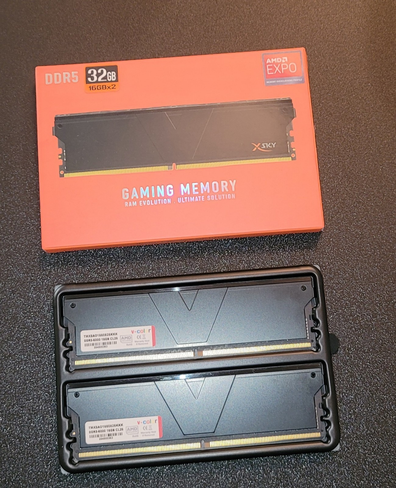 V-COLOR Manta XSky DDR5 32GB (2x16GB) 6000MHz CL26 1.45V SK Hynix IC Gaming Desk