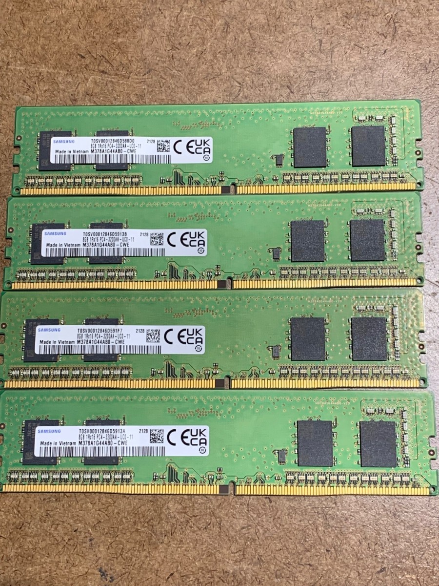 Samsung M378A1G44AB0-CWE 32GB Kit 4x8GB DDR4-3200 PC4-25600 UDIMM RAM