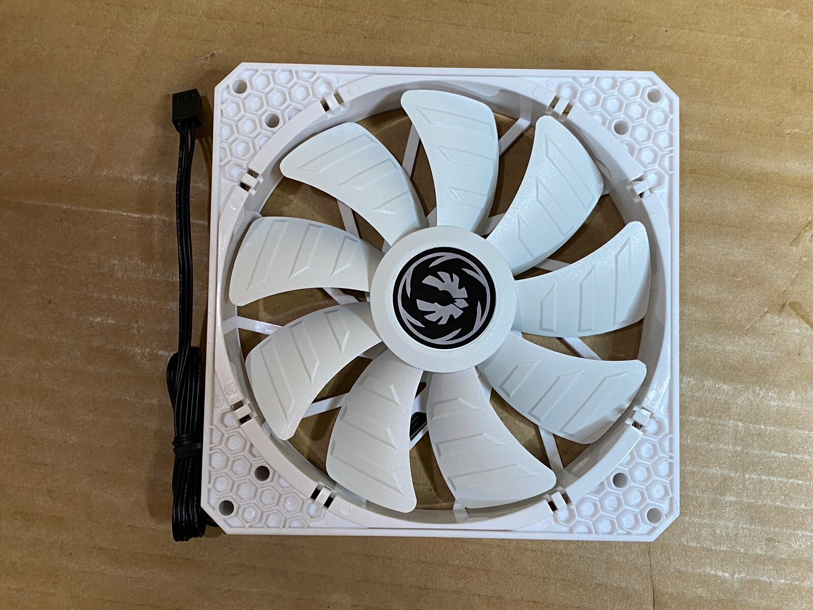 LOT 3x BitFenix Spectre Pro 140mm RED LED Case Fan 3-pin * BFF-WPRO-14025R-RP