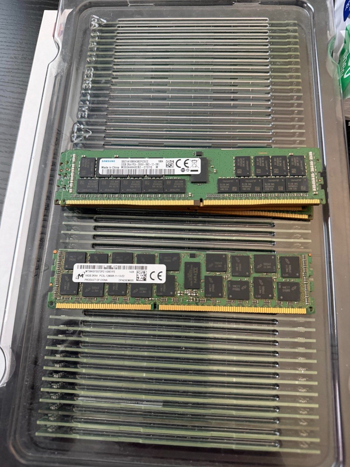 Samsung 32GB (1 x 32GB) PC4-21300 (DDR4-2666) Memory (M378A4G43MB1-CTD)