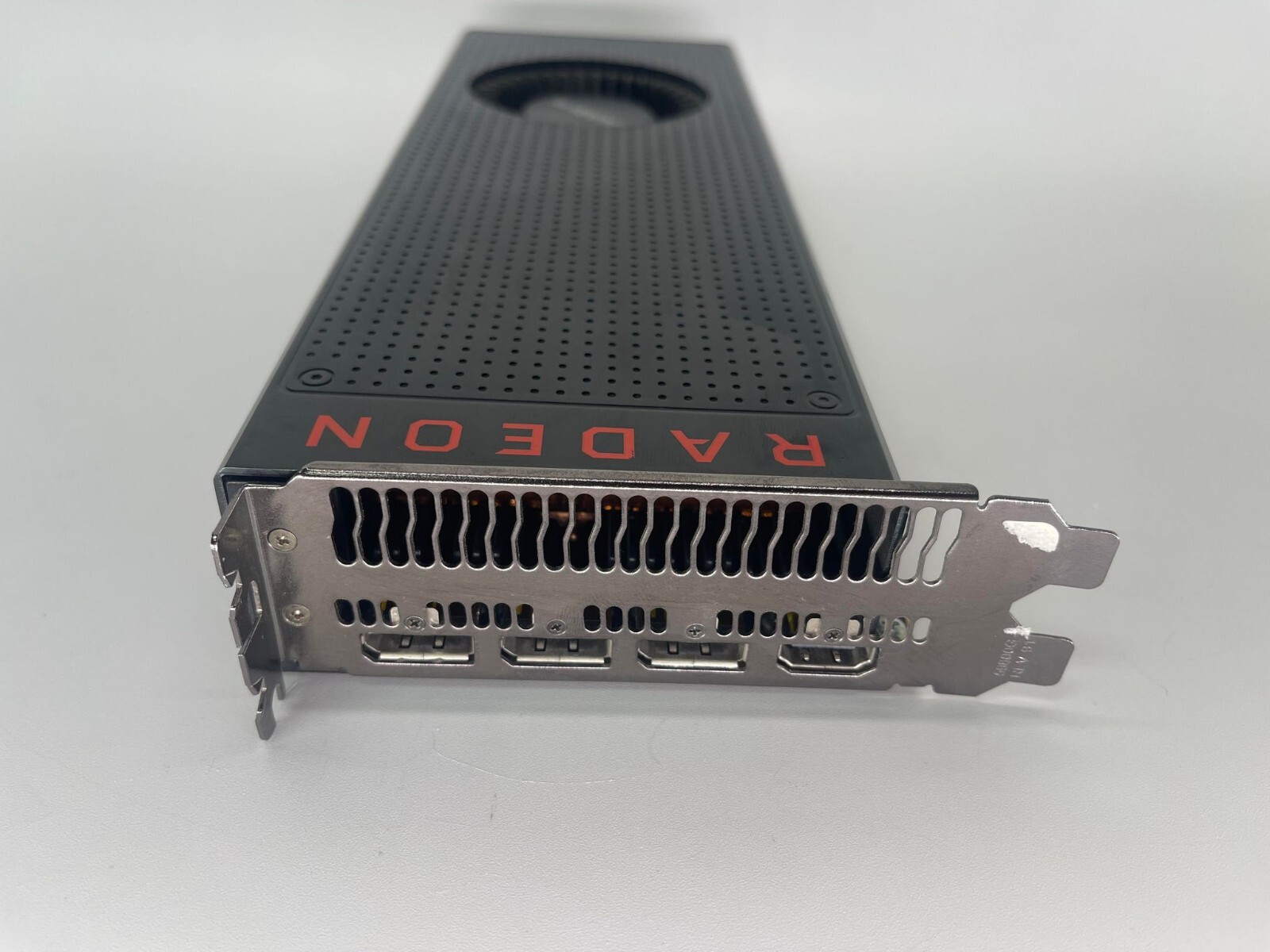 GIGABYTE AMD Radeon RX Vega 56 8GB HBM2 (GV-RXVEGA56-8GD-B)