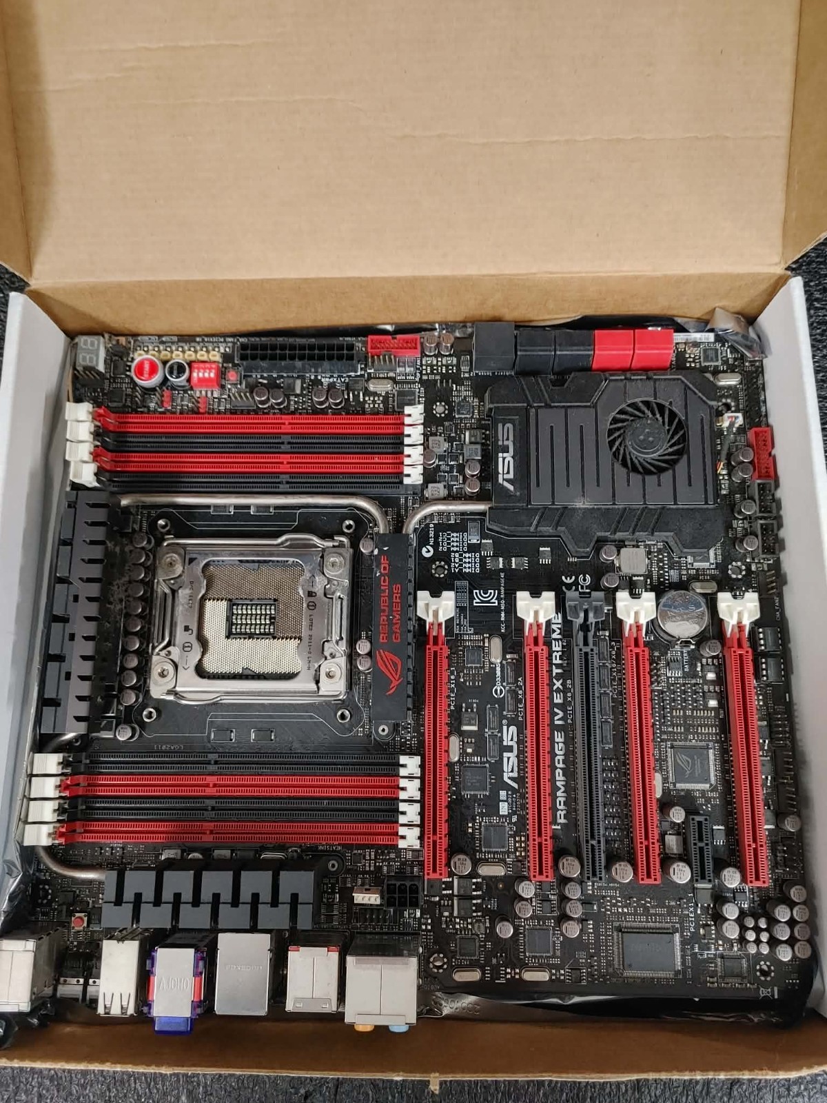 Asus MB09F0 Rampage IV Extreme X79 Chipset LGA 2011 Socket High‑end VRM Cooling