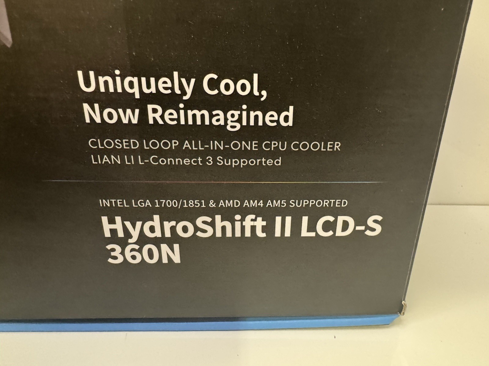 Lian Li HydroShift II LCD-S 360N 360mm Fanless AIO Liquid CPU Cooling Kit BLACK