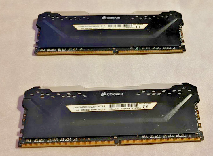 Corsair Vengeance RGB Pro 16GB (2x8GB)PC4-28800(DDR4-3600) Pulled Tested Working