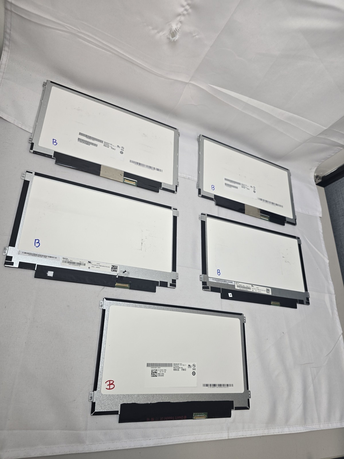 Lot of 5 Generic 11.6″ LCD Display Panels 30-Pin eDP HD Screen Replacement