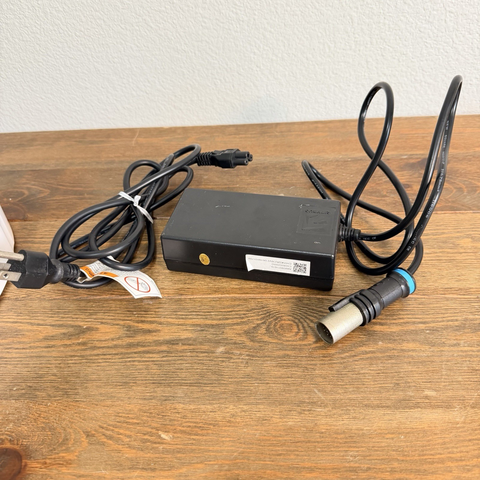Citybug WKC42002000 36V 5-pin AC Adapter Power Supply Charger