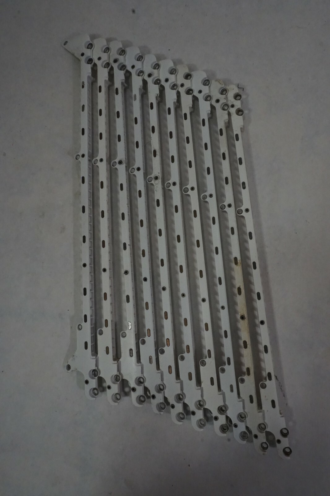 Lot of (10) – A1342 Rear Vent for 09/10 Unibody MacBook 922-9184 – ZZ