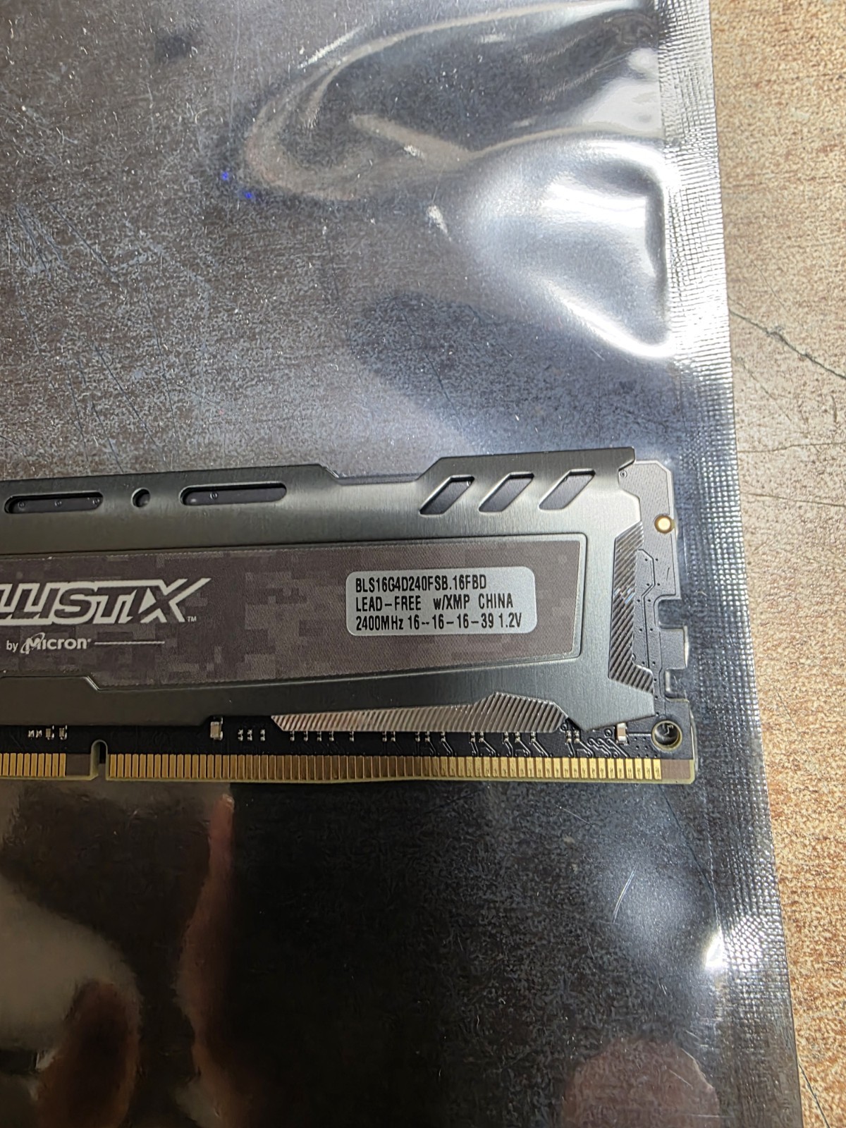 Crucial Ballistix Sport 16GB (1x16GB) RAM DDR4 2400MHz BLS16G4D240FSB.16FBD