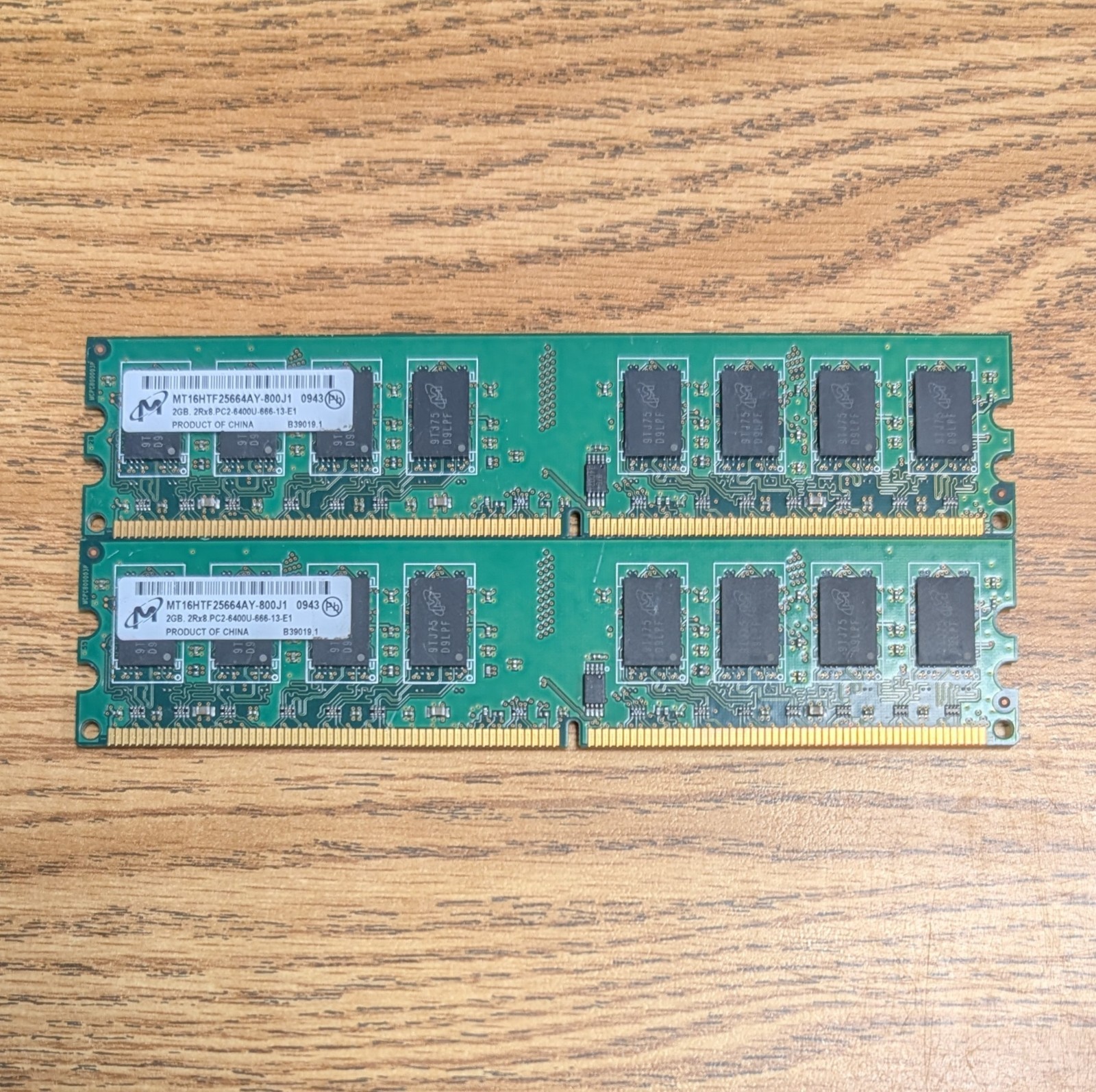 Micron MT16HTF25664AY-800J1 PC2-6400U DDR2 Desktop Memory 2x2GB(4GB Kit)
