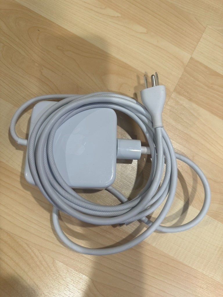 Pre Owned – Genuine OEM Apple 24″ iMac M1 M3 143W Power Adapter (Silver) A2290