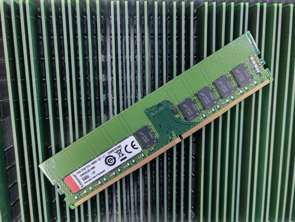 Kingston 16GB DDR4 2666 ECC UDIMM RAM 9965669-032.A00G KSM26ED8/16ME PC4-21300