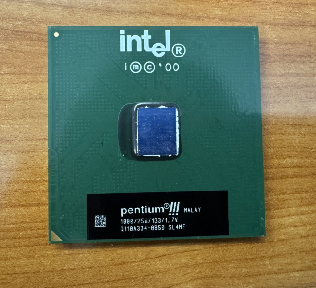 Intel Pentium III 1000MHz SL4MF 10002561331.75V Vintage CPU Processor