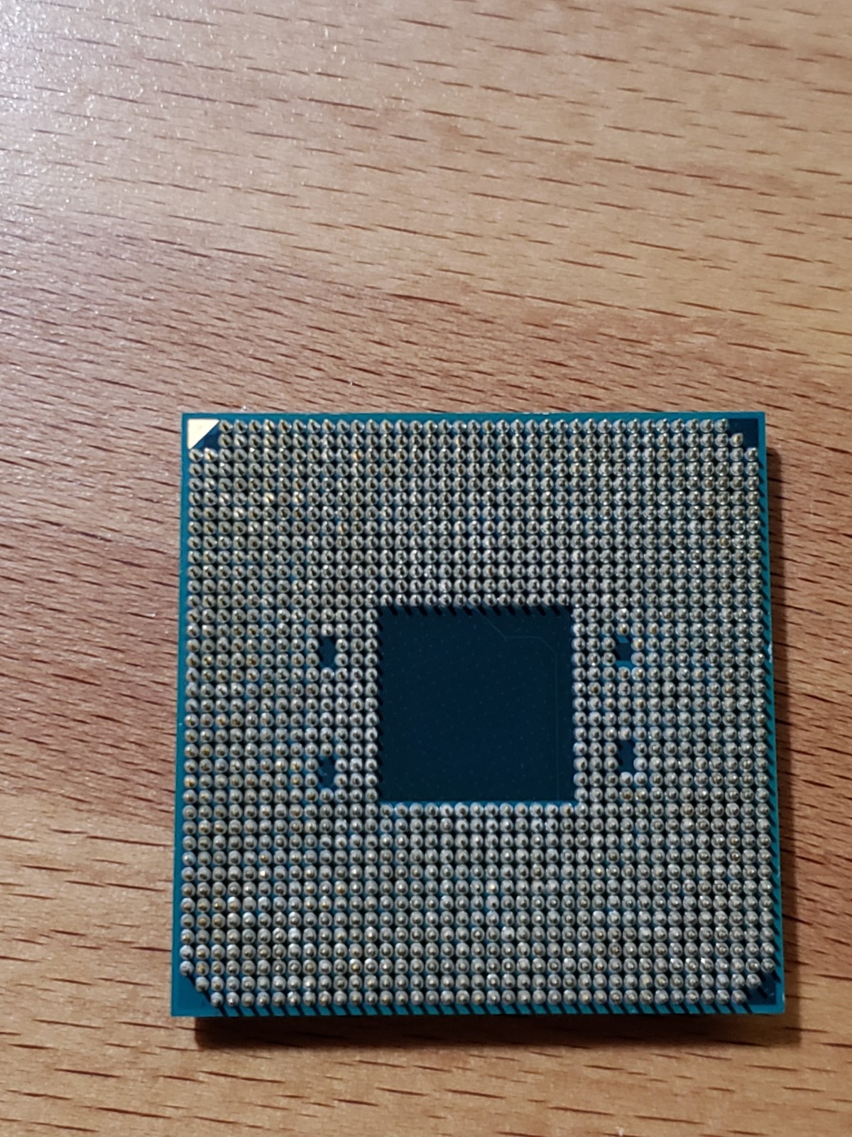 AMD Ryzen 5 2600 CPU 3.40GHz 6 Core YD2600BBM61AF 12 Thread AM4 (READ DESC)