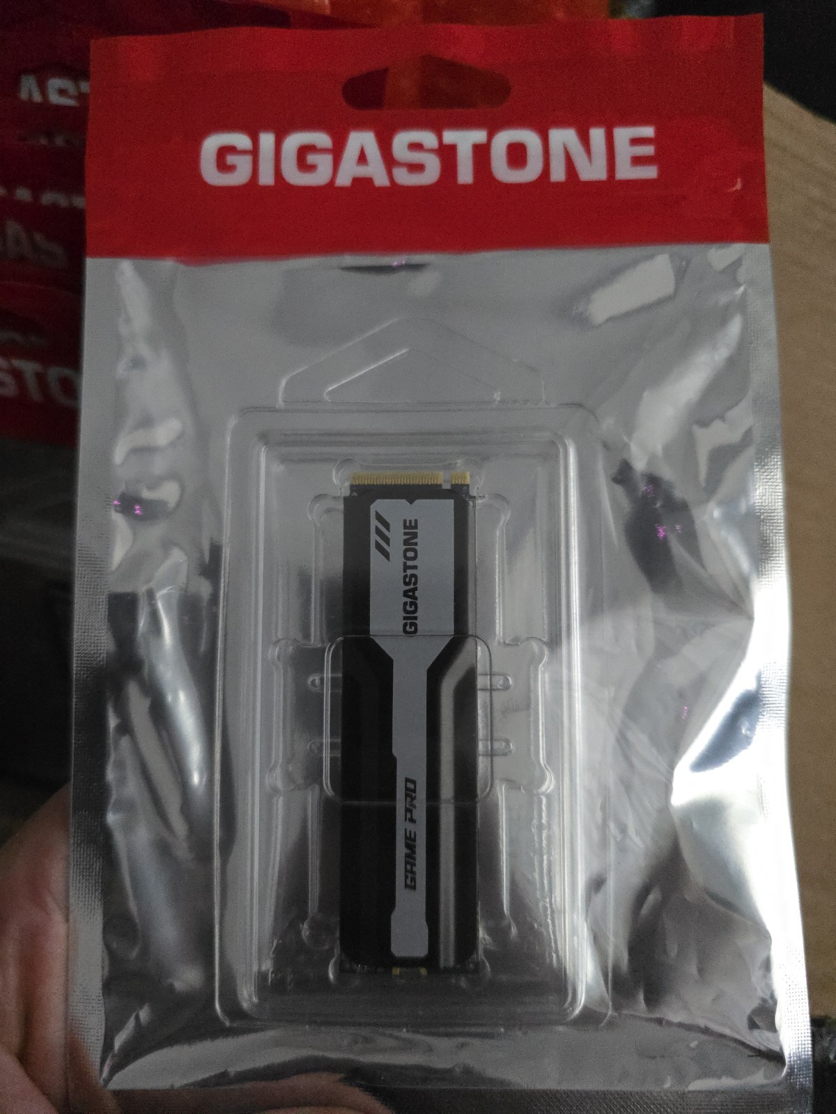 New 0hrs 4TB SSD Pro Gigastone- Taiwan for PS5 or PC 5GB read-wrote